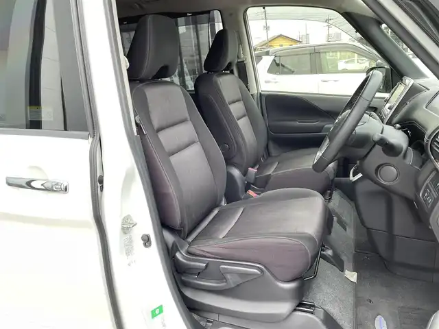 日産 セレナ e－パワー ハイウェイスター V 千葉県 2018(平30)年 6.9万km ブリリアントホワイトパール 2トーン 純正9インチナビ/(フルセグTV/BT/CD/DVD/FM/AM)/全周囲カメラ/衝突被害軽減システム/車線逸脱警報/クルーズコントロール/フリップダウンモニター/両側パワースライドドア/ハンズフリーオートスライドドア/横滑り防止装置/ETC/ドライブレコーダー/アイドリングストップ/LEDヘッドライト/フォグランプ/オートライト/ウィンカーミラー/電動格納ミラー/純正15インチAW/前席シートヒーター/シートリフター/ステアリングヒーター/プッシュスタート/スマートキー/スペアキー/フロアマット/ドアバイザー/取扱説明書/保証書