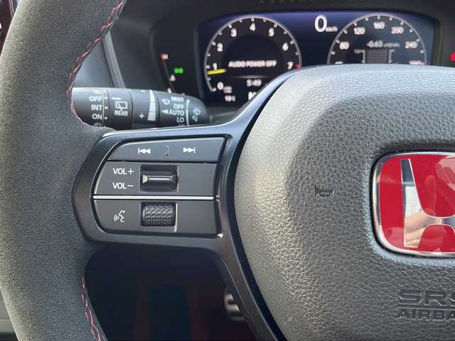 ホンダ シビック タイプR 山口県 2024(令6)年 0.8万km クリスタルブラックパール ワンオーナー/タイプR専用純正ナビ/・Bluetoothオーディオ/・フルセグテレビ/・パフォーマンスモニター/・データログ機能/・Apple Carplay/・Android Auto/ホンダセンシング/・レーンアシスト/・衝突被害軽減システム/・ブラインドスポットインフォメーション/アダプティブクルーズコントロール/純正19インチアルミホイール/純正フロアマット/純正シフトノブ/前後ドライブレコーダー/ETC2.0/LEDヘッドライト/スペアキー有