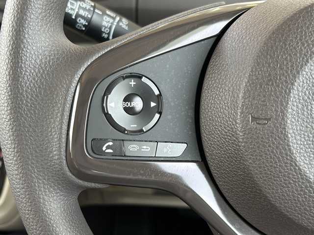 ホンダ Ｎ ＢＯＸ G ホンダセンシング 静岡県 2018(平30)年 6万km プラチナホワイトパール 社外メモリナビ/・CD/・DVD/・ワンセグTV/・Bluetooth/・AM/・FM/主要装備/・ホンダセンシング/・衝突軽減/・ACC/・レーンキープ/・バックカメラ/・ETC/・ドラレコ/・ステアリングスイッチ/・LEDヘッドライト/・オートライト/・スマートキー/・プッシュスタート