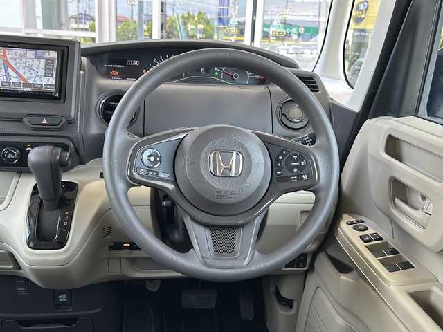 ホンダ Ｎ ＢＯＸ G ホンダセンシング 静岡県 2018(平30)年 6万km プラチナホワイトパール 社外メモリナビ/・CD/・DVD/・ワンセグTV/・Bluetooth/・AM/・FM/主要装備/・ホンダセンシング/・衝突軽減/・ACC/・レーンキープ/・バックカメラ/・ETC/・ドラレコ/・ステアリングスイッチ/・LEDヘッドライト/・オートライト/・スマートキー/・プッシュスタート
