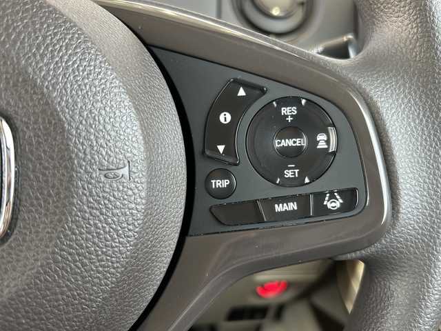 ホンダ Ｎ ＢＯＸ G ホンダセンシング 静岡県 2018(平30)年 6万km プラチナホワイトパール 社外メモリナビ/・CD/・DVD/・ワンセグTV/・Bluetooth/・AM/・FM/主要装備/・ホンダセンシング/・衝突軽減/・ACC/・レーンキープ/・バックカメラ/・ETC/・ドラレコ/・ステアリングスイッチ/・LEDヘッドライト/・オートライト/・スマートキー/・プッシュスタート
