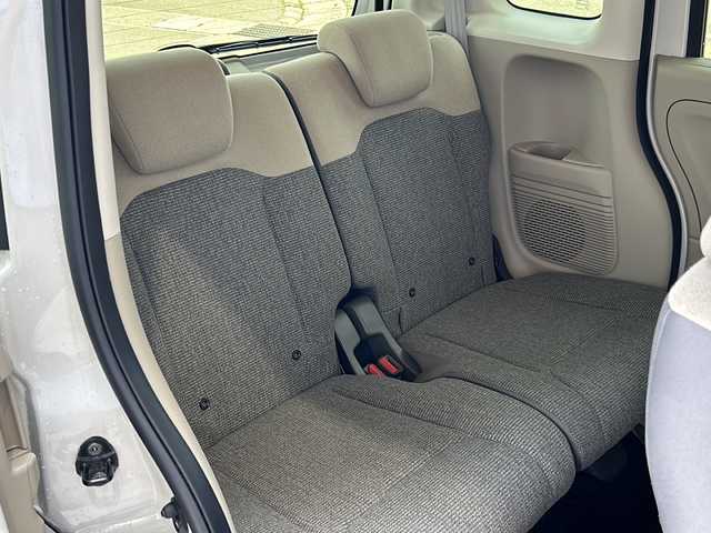 ホンダ Ｎ ＢＯＸ G ホンダセンシング 静岡県 2018(平30)年 6万km プラチナホワイトパール 社外メモリナビ/・CD/・DVD/・ワンセグTV/・Bluetooth/・AM/・FM/主要装備/・ホンダセンシング/・衝突軽減/・ACC/・レーンキープ/・バックカメラ/・ETC/・ドラレコ/・ステアリングスイッチ/・LEDヘッドライト/・オートライト/・スマートキー/・プッシュスタート