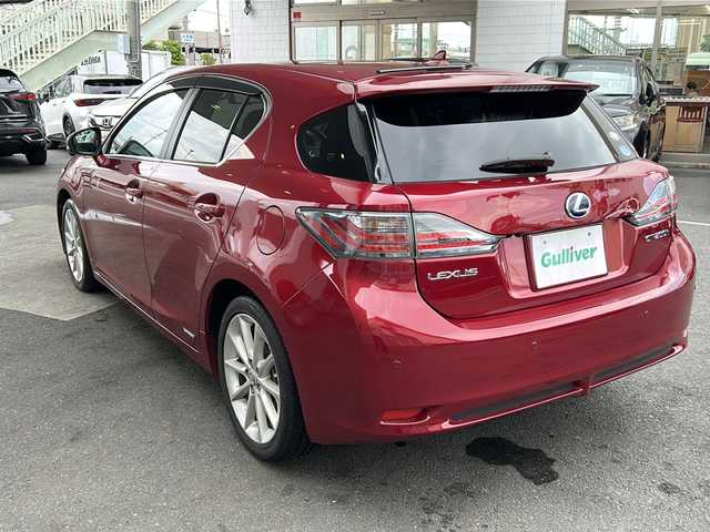 レクサス ＣＴ 200h バージョンC 京都府 2011(平23)年 6.9万km レッドマイカクリスタルシャイン 純正HDDナビ/ワンセグ /バックカメラ /HIDライト　/前後コーナーセンサー　/クルーズコントロール　/パドルシフト　/スマートキー　/前席シートヒーター　/純正AW17インチ　/アイドリングストップ　/純正ETC/Bluetooth/CD/DVD再生機能有/USB/AUX/横滑り防止装置/Wエアバッグ