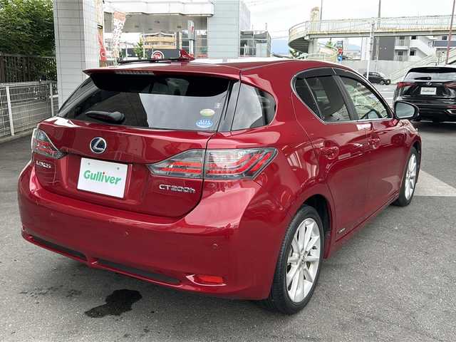 レクサス ＣＴ 200h バージョンC 京都府 2011(平23)年 6.9万km レッドマイカクリスタルシャイン 純正HDDナビ/ワンセグ /バックカメラ /HIDライト　/前後コーナーセンサー　/クルーズコントロール　/パドルシフト　/スマートキー　/前席シートヒーター　/純正AW17インチ　/アイドリングストップ　/純正ETC/Bluetooth/CD/DVD再生機能有/USB/AUX/横滑り防止装置/Wエアバッグ