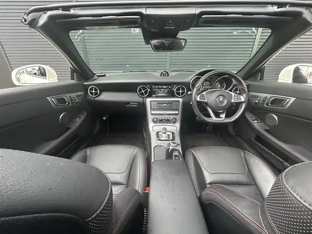 メルセデス・ベンツ ＳＬＣ２００ スポーツ 茨城県 2016(平28)年 4.7万km ダイヤモンドホワイト ワンオーナー　/マジックスカイルーフ　/エアスカーフ　/ｈａｒｍａｎ／ｋａｒｄｏｎ　/ＲＳＰ　/ＡＣＣ　/ＬＫＡ　/ＢＳＡ　/Ｂカメラ　/パークトロニック　/黒革　/シートヒーター　/Ｍ付ＰＷシート　/ナビ　/１２セグ　/CarPlay/USB/DVD/ＬＥＤ/禁煙車
