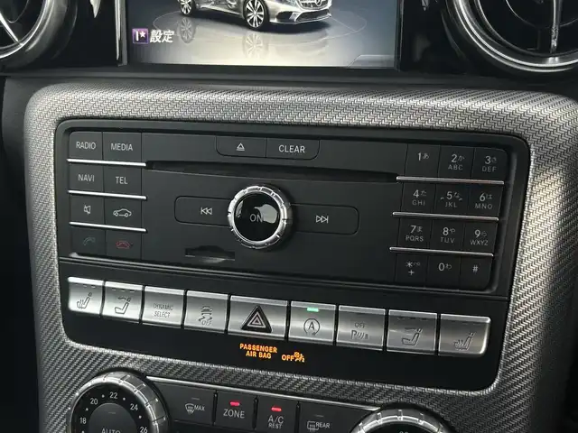 メルセデス・ベンツ ＳＬＣ２００ スポーツ 茨城県 2016(平28)年 4.7万km ダイヤモンドホワイト ワンオーナー　/マジックスカイルーフ　/エアスカーフ　/ｈａｒｍａｎ／ｋａｒｄｏｎ　/ＲＳＰ　/ＡＣＣ　/ＬＫＡ　/ＢＳＡ　/Ｂカメラ　/パークトロニック　/黒革　/シートヒーター　/Ｍ付ＰＷシート　/ナビ　/１２セグ　/CarPlay/USB/DVD/ＬＥＤ/禁煙車
