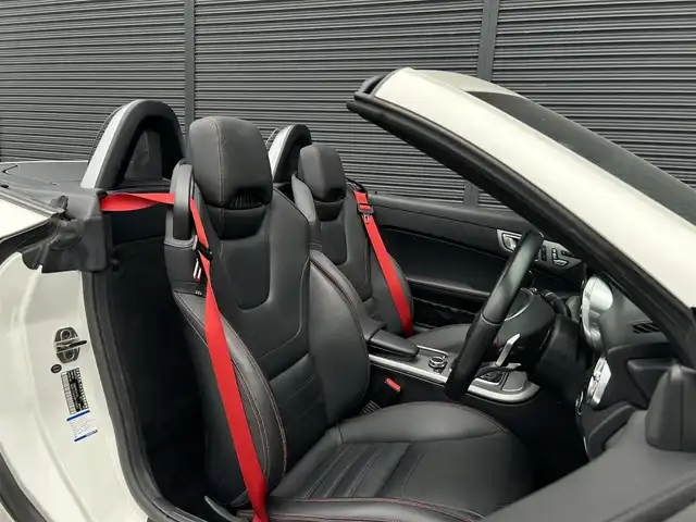 メルセデス・ベンツ ＳＬＣ２００ スポーツ 茨城県 2016(平28)年 4.7万km ダイヤモンドホワイト ワンオーナー　/マジックスカイルーフ　/エアスカーフ　/ｈａｒｍａｎ／ｋａｒｄｏｎ　/ＲＳＰ　/ＡＣＣ　/ＬＫＡ　/ＢＳＡ　/Ｂカメラ　/パークトロニック　/黒革　/シートヒーター　/Ｍ付ＰＷシート　/ナビ　/１２セグ　/CarPlay/USB/DVD/ＬＥＤ/禁煙車
