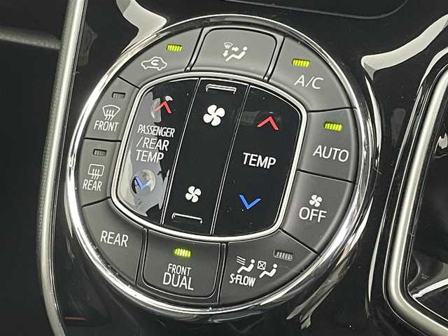 トヨタ エスクァイア ハイブリッド Gi 茨城県 2019(令1)年 2.4万km ブラック 純正9型ナビ/バックカメラ/フルセグ/TRDエアロ/TRDフロントグリル/衝突被害軽減ブレーキ/車線逸脱抑制装置/クルーズコントロール/オートマチックハイビーム/クリアランスソナー/両側電動スライドドア/車高調/ETC2.0/シートヒーター/純正15インチAW/LEDヘッドライト/スマートキー