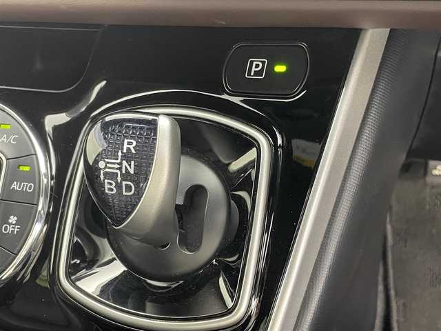 トヨタ エスクァイア ハイブリッド Gi 茨城県 2019(令1)年 2.4万km ブラック 純正9型ナビ/バックカメラ/フルセグ/TRDエアロ/TRDフロントグリル/衝突被害軽減ブレーキ/車線逸脱抑制装置/クルーズコントロール/オートマチックハイビーム/クリアランスソナー/両側電動スライドドア/車高調/ETC2.0/シートヒーター/純正15インチAW/LEDヘッドライト/スマートキー