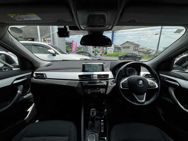 ＢＭＷ Ｘ２ xDrive20i 熊本県 2018(平30)年 4.1万km ミネラルホワイト 純正ナビ/【CD/DVD/USB/BT】/バックカメラ/アダプティブクルーズコントロール/衝突軽減ブレーキ/車線逸脱警報/コーナーセンサー/前後ドライブレコーダー/ステアリングリモコン/パワーバックドア/前席シートヒーター/アイドリングストップ/電動パーキング/オートライト/LEDヘッドライト/フォグランプ/純正17インチAW/プッシュスタート/スマートキー/スペアキー/純正フロアマット/取扱説明書