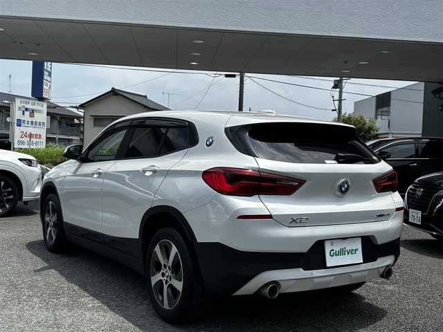 ＢＭＷ Ｘ２ xDrive20i 熊本県 2018(平30)年 4.1万km ミネラルホワイト 純正ナビ/【CD/DVD/USB/BT】/バックカメラ/アダプティブクルーズコントロール/衝突軽減ブレーキ/車線逸脱警報/コーナーセンサー/前後ドライブレコーダー/ステアリングリモコン/パワーバックドア/前席シートヒーター/アイドリングストップ/電動パーキング/オートライト/LEDヘッドライト/フォグランプ/純正17インチAW/プッシュスタート/スマートキー/スペアキー/純正フロアマット/取扱説明書
