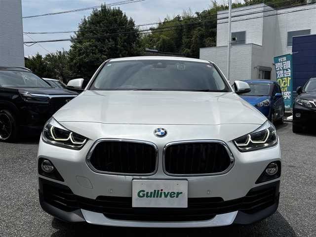 ＢＭＷ Ｘ２ xDrive20i 熊本県 2018(平30)年 4.1万km ミネラルホワイト 純正ナビ/【CD/DVD/USB/BT】/バックカメラ/アダプティブクルーズコントロール/衝突軽減ブレーキ/車線逸脱警報/コーナーセンサー/前後ドライブレコーダー/ステアリングリモコン/パワーバックドア/前席シートヒーター/アイドリングストップ/電動パーキング/オートライト/LEDヘッドライト/フォグランプ/純正17インチAW/プッシュスタート/スマートキー/スペアキー/純正フロアマット/取扱説明書