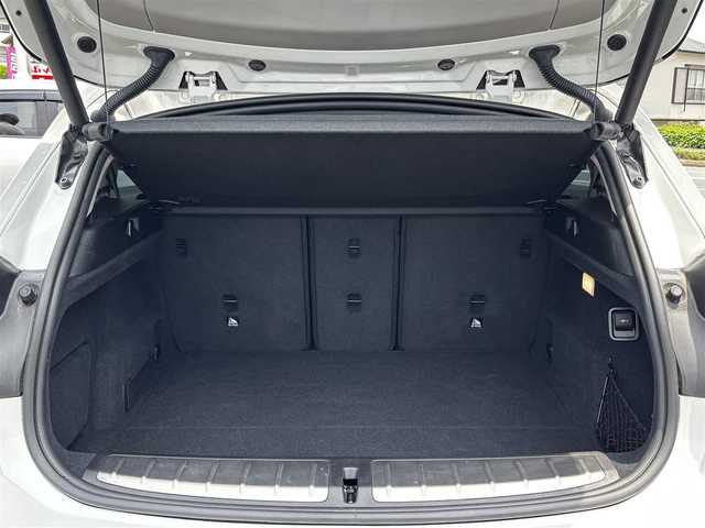 ＢＭＷ Ｘ２ xDrive20i 熊本県 2018(平30)年 4.1万km ミネラルホワイト 純正ナビ/【CD/DVD/USB/BT】/バックカメラ/アダプティブクルーズコントロール/衝突軽減ブレーキ/車線逸脱警報/コーナーセンサー/前後ドライブレコーダー/ステアリングリモコン/パワーバックドア/前席シートヒーター/アイドリングストップ/電動パーキング/オートライト/LEDヘッドライト/フォグランプ/純正17インチAW/プッシュスタート/スマートキー/スペアキー/純正フロアマット/取扱説明書