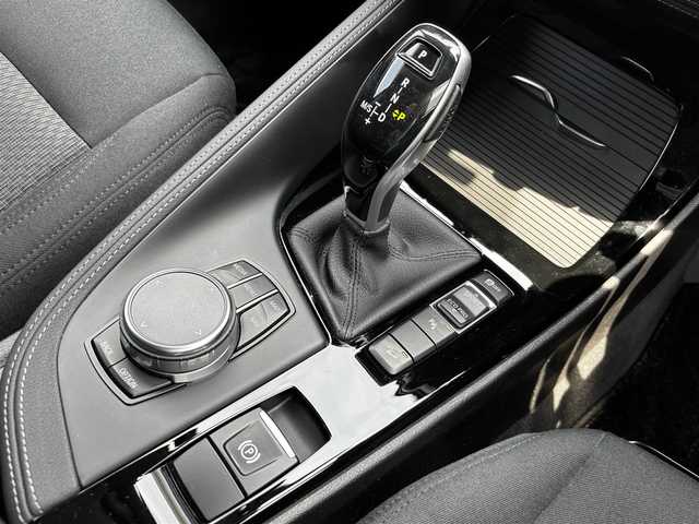 ＢＭＷ Ｘ２ xDrive20i 熊本県 2018(平30)年 4.1万km ミネラルホワイト 純正ナビ/【CD/DVD/USB/BT】/バックカメラ/アダプティブクルーズコントロール/衝突軽減ブレーキ/車線逸脱警報/コーナーセンサー/前後ドライブレコーダー/ステアリングリモコン/パワーバックドア/前席シートヒーター/アイドリングストップ/電動パーキング/オートライト/LEDヘッドライト/フォグランプ/純正17インチAW/プッシュスタート/スマートキー/スペアキー/純正フロアマット/取扱説明書
