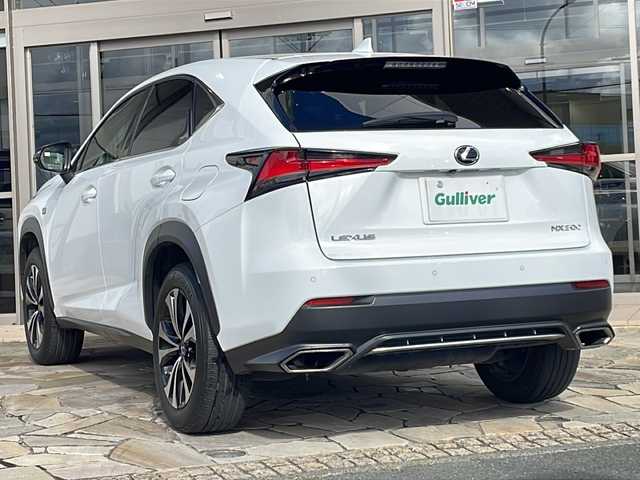 レクサス ＮＸ 300 Fスポーツ 静岡県 2018(平30)年 5.4万km ホワイトノーヴァガラスフレーク 【主要装備】/マークレビンソンプレミアムサウンド　/サンルーフ　/ブラインドスポットビューモニター　/３眼ＬＥＤヘッドライト　/レザーシート　/ヘッドアップディスプレイ　/純正１８インチアルミホイール　/パワーバックドア/シートベンチレーション/シートヒーター/ステアリングヒーター/ステアリングスイッチ/スペアキー有り/プッシュスタート/スマートキー/パドルシフト/レーダークルーズコントロール