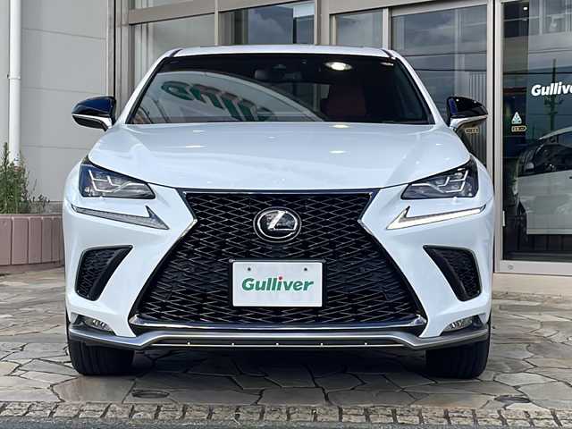 レクサス ＮＸ 300 Fスポーツ 静岡県 2018(平30)年 5.4万km ホワイトノーヴァガラスフレーク 【主要装備】/マークレビンソンプレミアムサウンド　/サンルーフ　/ブラインドスポットビューモニター　/３眼ＬＥＤヘッドライト　/レザーシート　/ヘッドアップディスプレイ　/純正１８インチアルミホイール　/パワーバックドア/シートベンチレーション/シートヒーター/ステアリングヒーター/ステアリングスイッチ/スペアキー有り/プッシュスタート/スマートキー/パドルシフト/レーダークルーズコントロール
