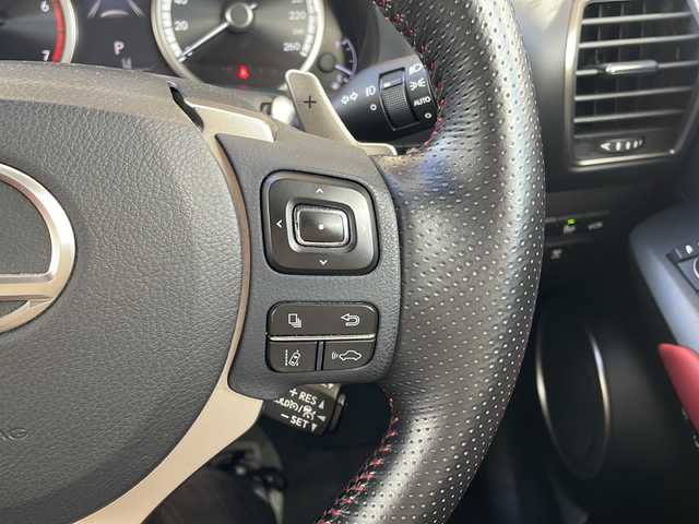 レクサス ＮＸ 300 Fスポーツ 静岡県 2018(平30)年 5.4万km ホワイトノーヴァガラスフレーク 【主要装備】/マークレビンソンプレミアムサウンド　/サンルーフ　/ブラインドスポットビューモニター　/３眼ＬＥＤヘッドライト　/レザーシート　/ヘッドアップディスプレイ　/純正１８インチアルミホイール　/パワーバックドア/シートベンチレーション/シートヒーター/ステアリングヒーター/ステアリングスイッチ/スペアキー有り/プッシュスタート/スマートキー/パドルシフト/レーダークルーズコントロール