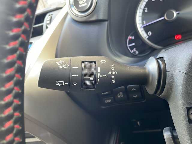レクサス ＮＸ 300 Fスポーツ 静岡県 2018(平30)年 5.4万km ホワイトノーヴァガラスフレーク 【主要装備】/マークレビンソンプレミアムサウンド　/サンルーフ　/ブラインドスポットビューモニター　/３眼ＬＥＤヘッドライト　/レザーシート　/ヘッドアップディスプレイ　/純正１８インチアルミホイール　/パワーバックドア/シートベンチレーション/シートヒーター/ステアリングヒーター/ステアリングスイッチ/スペアキー有り/プッシュスタート/スマートキー/パドルシフト/レーダークルーズコントロール