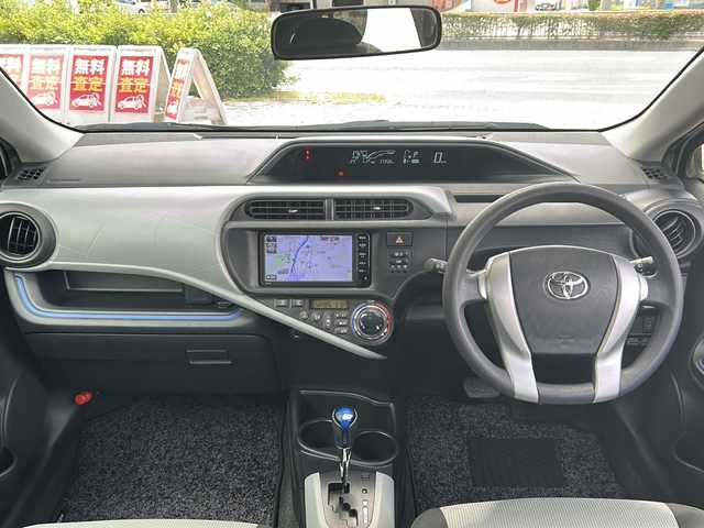トヨタ アクア S 兵庫県 2014(平26)年 1.8万km スーパーホワイトⅡ 代車申請中/他店落札不可/-/-/-/メモリナビ/ワンセグテレビ/プッシュスタート/オートライト/純正マット/スマートキー