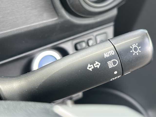 トヨタ アクア S 兵庫県 2014(平26)年 1.8万km スーパーホワイトⅡ 代車申請中/他店落札不可/-/-/-/メモリナビ/ワンセグテレビ/プッシュスタート/オートライト/純正マット/スマートキー
