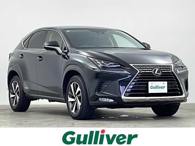 レクサス ＮＸ 300h Iパッケージ 千葉県 2020(令2)年 1.8万km グラファイトブラックガラスフレーク セーフティシステムプラス（予防安全パッケージ）/・プリクラッシュセーフティシステム/・レーントレーシングアシスト/・アダプティブハイビームシステム/・レーダークルーズコントロール/・ロードサインアシスト/・先行車発進告知機能/純正ナビゲーションシステム/・メモリーナビ/・地デジTV/・CD/DVD/・プレミアムサウンドシステム（10スピーカー）/・Blu-ray/・MicroSDカード/・Bluetooth接続/・USB入力端子/スマートキー/レザーシート/・パワーシート/・シートヒーター/LEDヘッドライト/パワーバックドア/ビルトインETC2.0