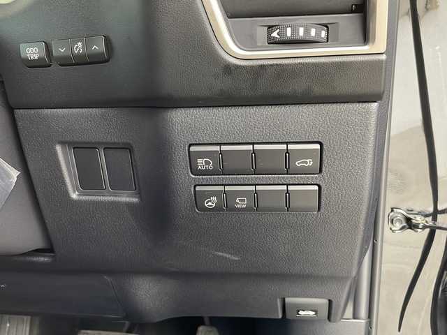 レクサス ＮＸ 300h Iパッケージ 千葉県 2020(令2)年 1.8万km グラファイトブラックガラスフレーク セーフティシステムプラス（予防安全パッケージ）/・プリクラッシュセーフティシステム/・レーントレーシングアシスト/・アダプティブハイビームシステム/・レーダークルーズコントロール/・ロードサインアシスト/・先行車発進告知機能/純正ナビゲーションシステム/・メモリーナビ/・地デジTV/・CD/DVD/・プレミアムサウンドシステム（10スピーカー）/・Blu-ray/・MicroSDカード/・Bluetooth接続/・USB入力端子/スマートキー/レザーシート/・パワーシート/・シートヒーター/LEDヘッドライト/パワーバックドア/ビルトインETC2.0