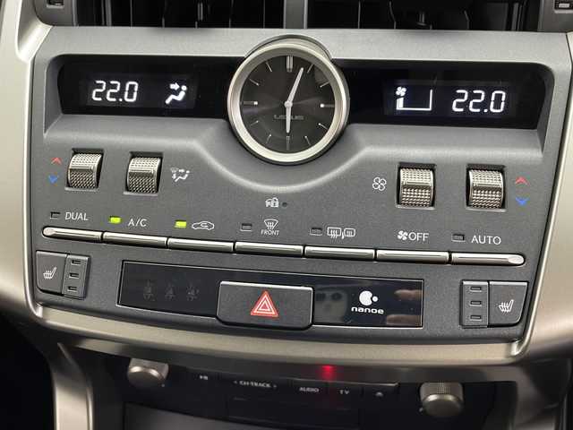 レクサス ＮＸ 300h Iパッケージ 千葉県 2020(令2)年 1.8万km グラファイトブラックガラスフレーク セーフティシステムプラス（予防安全パッケージ）/・プリクラッシュセーフティシステム/・レーントレーシングアシスト/・アダプティブハイビームシステム/・レーダークルーズコントロール/・ロードサインアシスト/・先行車発進告知機能/純正ナビゲーションシステム/・メモリーナビ/・地デジTV/・CD/DVD/・プレミアムサウンドシステム（10スピーカー）/・Blu-ray/・MicroSDカード/・Bluetooth接続/・USB入力端子/スマートキー/レザーシート/・パワーシート/・シートヒーター/LEDヘッドライト/パワーバックドア/ビルトインETC2.0