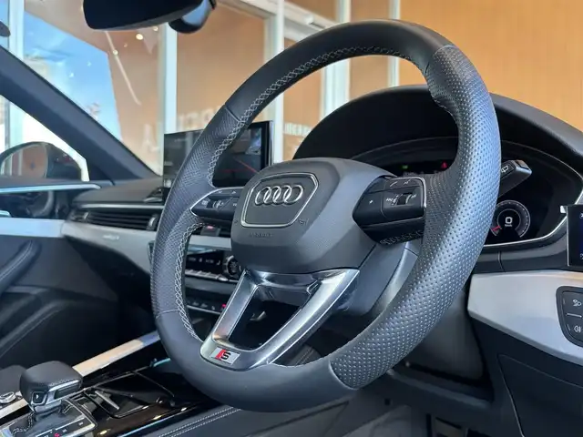 アウディ Ａ４ アバント 40TDIクワトロ Sライン 宮城県 2023(令5)年 2.5万km デイトナグレーパールエフェクト ワンオーナー/ブラックスタイリングパッケージ/アダプティブクルーズコントロール/レーンキープアシスト/アウディサイドアシスト/バーチャルコックピット/MMIナビゲーションシステム/サラウンドビューカメラ/マトリクスLEDヘッドライト/ハーフレザーシート/シートヒーター/メモリ機能付きパワーシート/アドバンストキー/パワーバックドア/純正19インチAW/ダンピングコントロールスポーツサスペンション/ステアリングスイッチ/パドルシフト