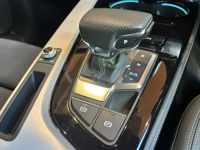 アウディ Ａ４ アバント 40TDIクワトロ Sライン 宮城県 2023(令5)年 2.5万km デイトナグレーパールエフェクト ワンオーナー/ブラックスタイリングパッケージ/アダプティブクルーズコントロール/レーンキープアシスト/アウディサイドアシスト/バーチャルコックピット/MMIナビゲーションシステム/サラウンドビューカメラ/マトリクスLEDヘッドライト/ハーフレザーシート/シートヒーター/メモリ機能付きパワーシート/アドバンストキー/パワーバックドア/純正19インチAW/ダンピングコントロールスポーツサスペンション/ステアリングスイッチ/パドルシフト