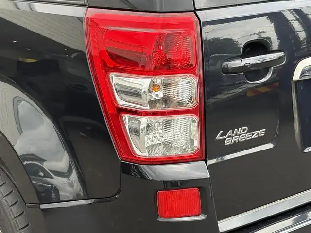 スズキ エスクード ランドブリーズ 岩手県 2014(平26)年 8.5万km ブルーイッシュブラックパール3 禁煙車/4WD(切り替え)/サンルーフ/ルーフレール/前席シートヒーター/ミラーヒーター/クルーズコントロール/ダウンヒルアシストコントロール/横滑り防止装置/社外ナビ/→フルセグTV/Bluetooth/CD/DVD/FM/AM/バックカメラ/〇電動格納ミラー/〇ウィンカーミラー/〇フロアマット/〇ドアバイザー/〇社外アルミペダル/オートライト/フォグライト/前後ドライブレコーダー/ETC/冬タイヤ社外アルミホイール車載/→6mm×4本