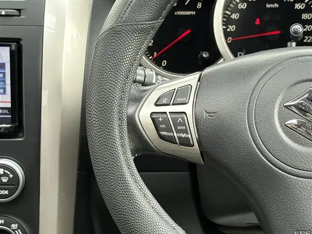 スズキ エスクード ランドブリーズ 岩手県 2014(平26)年 8.5万km ブルーイッシュブラックパール3 禁煙車/4WD(切り替え)/サンルーフ/ルーフレール/前席シートヒーター/ミラーヒーター/クルーズコントロール/ダウンヒルアシストコントロール/横滑り防止装置/社外ナビ/→フルセグTV/Bluetooth/CD/DVD/FM/AM/バックカメラ/〇電動格納ミラー/〇ウィンカーミラー/〇フロアマット/〇ドアバイザー/〇社外アルミペダル/オートライト/フォグライト/前後ドライブレコーダー/ETC/冬タイヤ社外アルミホイール車載/→6mm×4本