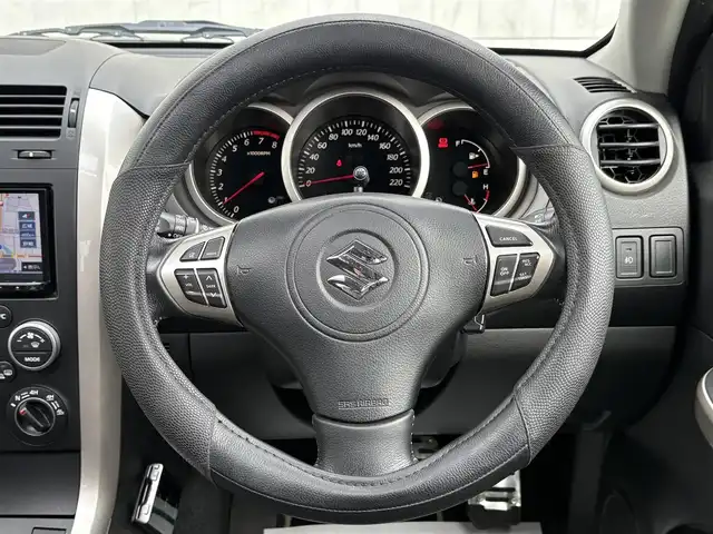 スズキ エスクード ランドブリーズ 岩手県 2014(平26)年 8.5万km ブルーイッシュブラックパール3 禁煙車/4WD(切り替え)/サンルーフ/ルーフレール/前席シートヒーター/ミラーヒーター/クルーズコントロール/ダウンヒルアシストコントロール/横滑り防止装置/社外ナビ/→フルセグTV/Bluetooth/CD/DVD/FM/AM/バックカメラ/〇電動格納ミラー/〇ウィンカーミラー/〇フロアマット/〇ドアバイザー/〇社外アルミペダル/オートライト/フォグライト/前後ドライブレコーダー/ETC/冬タイヤ社外アルミホイール車載/→6mm×4本