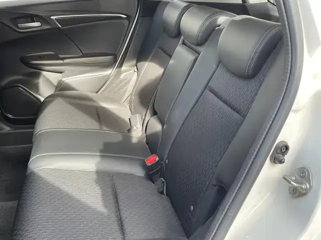 ホンダ フィット ハイブリット Lパッケージ 福島県 2015(平27)年 15.6万km プレミアムホワイトパール 純正ナビ/バックカメラ/フルセグテレビ/Bluetooth接続/クルーズコントロール/オートライト/キセノンライト/フォグランプ/保証書/ワンオーナー