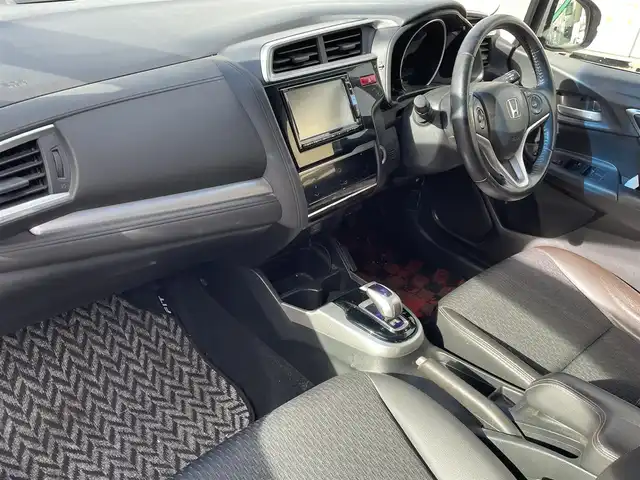 ホンダ フィット ハイブリット Lパッケージ 福島県 2015(平27)年 15.6万km プレミアムホワイトパール 純正ナビ/バックカメラ/フルセグテレビ/Bluetooth接続/クルーズコントロール/オートライト/キセノンライト/フォグランプ/保証書/ワンオーナー