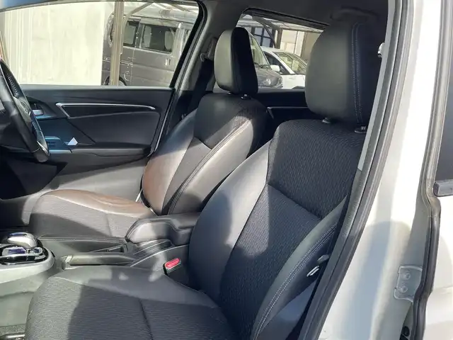 ホンダ フィット ハイブリット Lパッケージ 福島県 2015(平27)年 15.6万km プレミアムホワイトパール 純正ナビ/バックカメラ/フルセグテレビ/Bluetooth接続/クルーズコントロール/オートライト/キセノンライト/フォグランプ/保証書/ワンオーナー