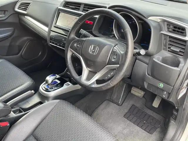 ホンダ フィット ハイブリット Lパッケージ 福島県 2015(平27)年 15.6万km プレミアムホワイトパール 純正ナビ/バックカメラ/フルセグテレビ/Bluetooth接続/クルーズコントロール/オートライト/キセノンライト/フォグランプ/保証書/ワンオーナー