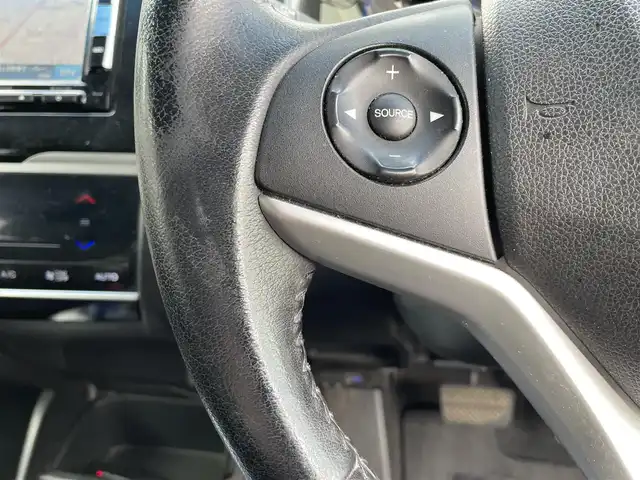 ホンダ フィット ハイブリット Lパッケージ 福島県 2015(平27)年 15.6万km プレミアムホワイトパール 純正ナビ/バックカメラ/フルセグテレビ/Bluetooth接続/クルーズコントロール/オートライト/キセノンライト/フォグランプ/保証書/ワンオーナー