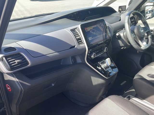 日産 セレナ e－パワー ハイウェイスター V 山口県 2019(令1)年 5万km ダイヤモンドブラック ワンオーナー　/純正１０インチ　/Ｂｌｕｅｔｏｏｔｈ　/フルセグＴＶ　/全方位カメラ　/プロパイロット　/ドライブレコーダー　/両側パワースライドドア　/ステアリングリモコン　/ＬＥＤヘッドライト　/純正１６インチアルミ