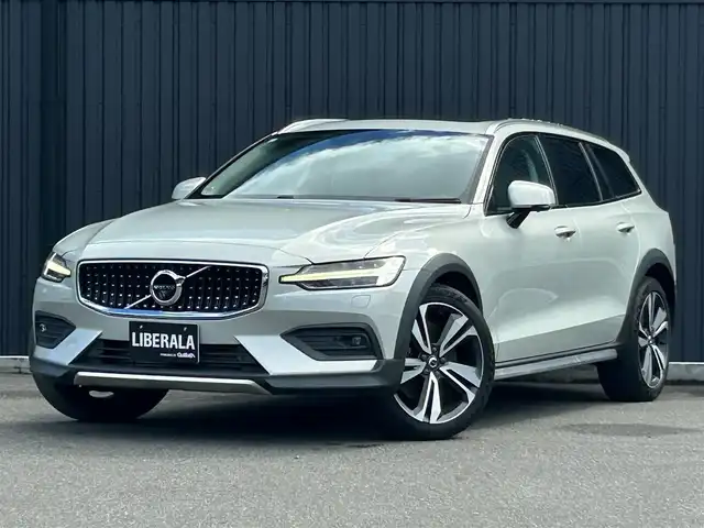 ボルボ Ｖ６０ クロスカントリー T5 AWD プロ 福島県 2019(平31)年 2.8万km パール harman/kardon /サンルーフ　/純正ナビ(CD/DVD/BT/USB)/バック/360°カメラ/アダプティブクルーズコントロール/ステアリングスイッチ/白レザーシート/シートヒーター/パワーシート/パワーバックドア/オートホールド/ヘッドアップディスプレイ/LEDヘッドライト/純正19AW/純正フロアマット/ドライブレコーダー/取扱説明書/保証書/スペアキー