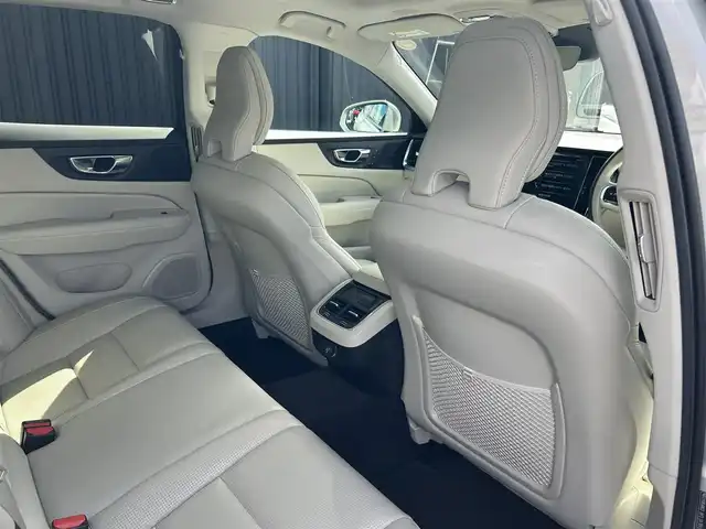 ボルボ Ｖ６０ クロスカントリー T5 AWD プロ 福島県 2019(平31)年 2.8万km パール harman/kardon /サンルーフ　/純正ナビ(CD/DVD/BT/USB)/バック/360°カメラ/アダプティブクルーズコントロール/ステアリングスイッチ/白レザーシート/シートヒーター/パワーシート/パワーバックドア/オートホールド/ヘッドアップディスプレイ/LEDヘッドライト/純正19AW/純正フロアマット/ドライブレコーダー/取扱説明書/保証書/スペアキー