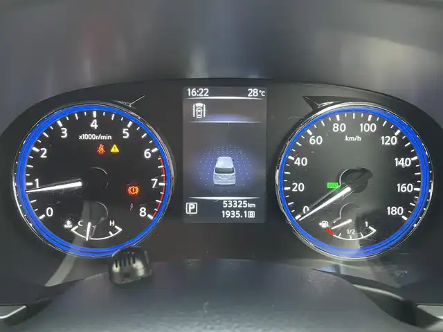 日産 エルグランド 250ハイウェイスターS 滋賀県 2019(令1)年 5.4万km ブリリアントホワイトパール 両側パワースライドドア/純正7インチナビ【MJ119D-W】/(AM/FM/CD/DVD/ワンセグ/Bluetooth/SD/iPod/USB)/バックカメラ/ビルトインETC/ドライブレコーダー/追従型クルーズコントロール/踏み間違い防止アシスト/ブレーキアシスト/プリクラッシュブレーキアシスト/TCS（トラクションコントロールシステム）/VDC（ビークルダイナミクスコントロール）/レーンキープアシスト/車間自動制御システム	/ASCD（オートスピードコントロール装置）/ABS（アンチロックブレーキシステム）/コーナー・バックセンサー（ソナー）/標識検知機能/電動格納ミラー/革巻きステアリング/ステアリングスイッチ/オートライト/LEDヘッドライト/フロントフォグ/フルオートエアコン/プッシュスタート/スマートキー