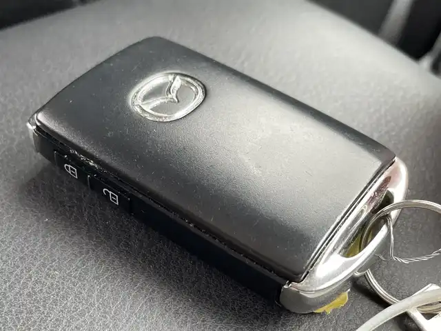 マツダ ＣＸ－５ XD スマートエディション 佐賀県 2022(令4)年 5万km ソウルレッドクリスタルM 純正10.25インチセンターディスプレイ/・フルセグTV/AM/FM/USB/Bluetooth/360°ビューモニター/ETC/ヘッドアップディスプレイ/電子パーキングブレーキ/AUTO HOLD機能/ISOFIX対応/革巻きステアリング/ステアリングリモコン/純正17インチアルミホイール/純正LEDヘッドライト/・オートマチックハイビーム/純正フロアマット/新車保証書/i-ACTIVSENSE/・アダプティブクルーズコントロール/・車線逸脱警報機能/・ブラインドスポットインフォメーション/・レーンキープアシストシステム/・スマートシティブレーキサポート/・パーキングセンサー