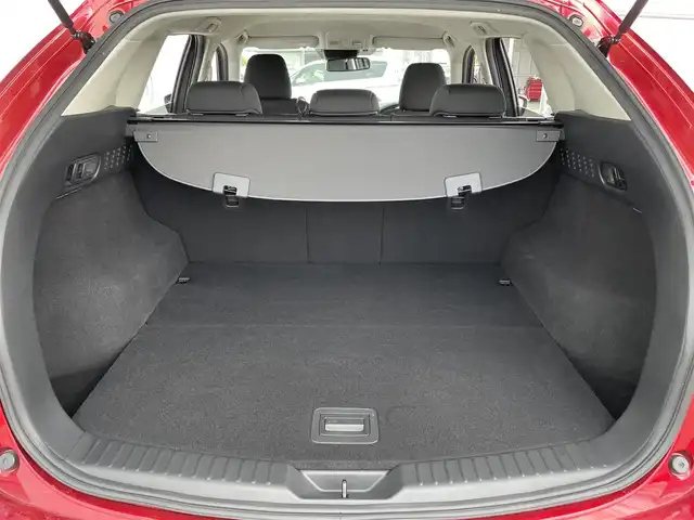 マツダ ＣＸ－５ XD スマートエディション 佐賀県 2022(令4)年 5万km ソウルレッドクリスタルM 純正10.25インチセンターディスプレイ/・フルセグTV/AM/FM/USB/Bluetooth/360°ビューモニター/ETC/ヘッドアップディスプレイ/電子パーキングブレーキ/AUTO HOLD機能/ISOFIX対応/革巻きステアリング/ステアリングリモコン/純正17インチアルミホイール/純正LEDヘッドライト/・オートマチックハイビーム/純正フロアマット/新車保証書/i-ACTIVSENSE/・アダプティブクルーズコントロール/・車線逸脱警報機能/・ブラインドスポットインフォメーション/・レーンキープアシストシステム/・スマートシティブレーキサポート/・パーキングセンサー