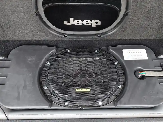 クライスラー・ジープ ジープ ラングラー アンリミテッド サハラ 茨城県 2016(平28)年 5.8万km ブライトホワイト 社外９インチ型ナビ/フルセグTV/バック＆左サイドカメラ/ETC/自動防眩機能ミラー/ヒルディセントコントロール/クルーズコントロール/トランスファー/オートライト/ヘッドライトレベライザー/ヒーテッドドアミラー/ALPINEスピーカー/純正フロアマット/純正アルミホイール/リモコンキー