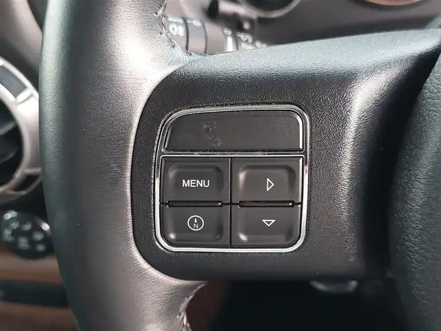 クライスラー・ジープ ジープ ラングラー アンリミテッド サハラ 茨城県 2016(平28)年 5.8万km ブライトホワイト 社外９インチ型ナビ/フルセグTV/バック＆左サイドカメラ/ETC/自動防眩機能ミラー/ヒルディセントコントロール/クルーズコントロール/トランスファー/オートライト/ヘッドライトレベライザー/ヒーテッドドアミラー/ALPINEスピーカー/純正フロアマット/純正アルミホイール/リモコンキー