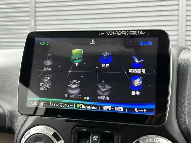 クライスラー・ジープ ジープ ラングラー アンリミテッド サハラ 茨城県 2016(平28)年 5.8万km ブライトホワイト 社外９インチ型ナビ/フルセグTV/バック＆左サイドカメラ/ETC/自動防眩機能ミラー/ヒルディセントコントロール/クルーズコントロール/トランスファー/オートライト/ヘッドライトレベライザー/ヒーテッドドアミラー/ALPINEスピーカー/純正フロアマット/純正アルミホイール/リモコンキー