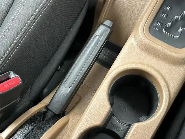 クライスラー・ジープ ジープ ラングラー アンリミテッド サハラ 茨城県 2016(平28)年 5.8万km ブライトホワイト 社外９インチ型ナビ/フルセグTV/バック＆左サイドカメラ/ETC/自動防眩機能ミラー/ヒルディセントコントロール/クルーズコントロール/トランスファー/オートライト/ヘッドライトレベライザー/ヒーテッドドアミラー/ALPINEスピーカー/純正フロアマット/純正アルミホイール/リモコンキー