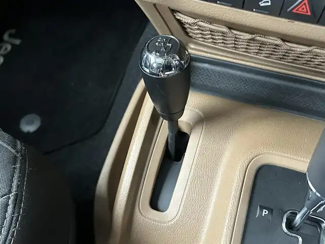 クライスラー・ジープ ジープ ラングラー アンリミテッド サハラ 茨城県 2016(平28)年 5.8万km ブライトホワイト 社外９インチ型ナビ/フルセグTV/バック＆左サイドカメラ/ETC/自動防眩機能ミラー/ヒルディセントコントロール/クルーズコントロール/トランスファー/オートライト/ヘッドライトレベライザー/ヒーテッドドアミラー/ALPINEスピーカー/純正フロアマット/純正アルミホイール/リモコンキー