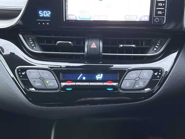 トヨタ Ｃ－ＨＲ G－T 石川県 2017(平29)年 17.4万km ブラックマイカ 4WD/ワンオーナー/トヨタセーフティセンス/・プリクラッシュセーフティシステム/・レーンディパーチャーアラート/・レーダークルーズコントロール/バックカメラ/純正SDナビ/【Bluetooth・ワンセグ・CD・DVD・SD・AUX】/キセノンヘッドライト/・オートライト/・オートハイビーム/・フォグランプ/前席シートヒーター/前方ドライブレコーダー/横滑り防止装置/純正マット/保証書/取扱説明書