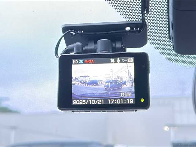 トヨタ Ｃ－ＨＲ G－T 石川県 2017(平29)年 17.4万km ブラックマイカ 4WD/ワンオーナー/トヨタセーフティセンス/・プリクラッシュセーフティシステム/・レーンディパーチャーアラート/・レーダークルーズコントロール/バックカメラ/純正SDナビ/【Bluetooth・ワンセグ・CD・DVD・SD・AUX】/キセノンヘッドライト/・オートライト/・オートハイビーム/・フォグランプ/前席シートヒーター/前方ドライブレコーダー/横滑り防止装置/純正マット/保証書/取扱説明書